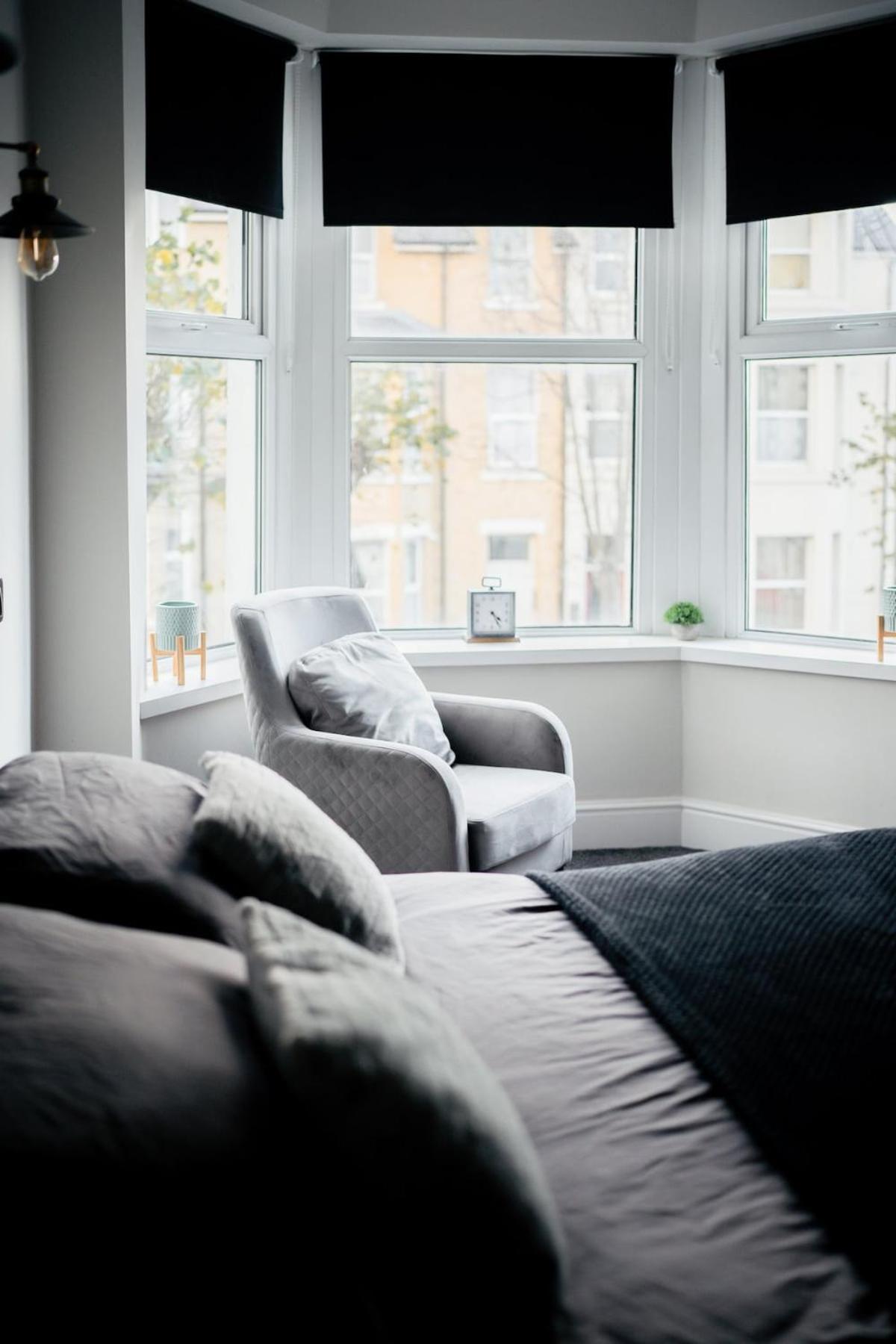 Modern 5 Bedroom Terraced Luxurious House โคลวินเบย์ ภายนอก รูปภาพ