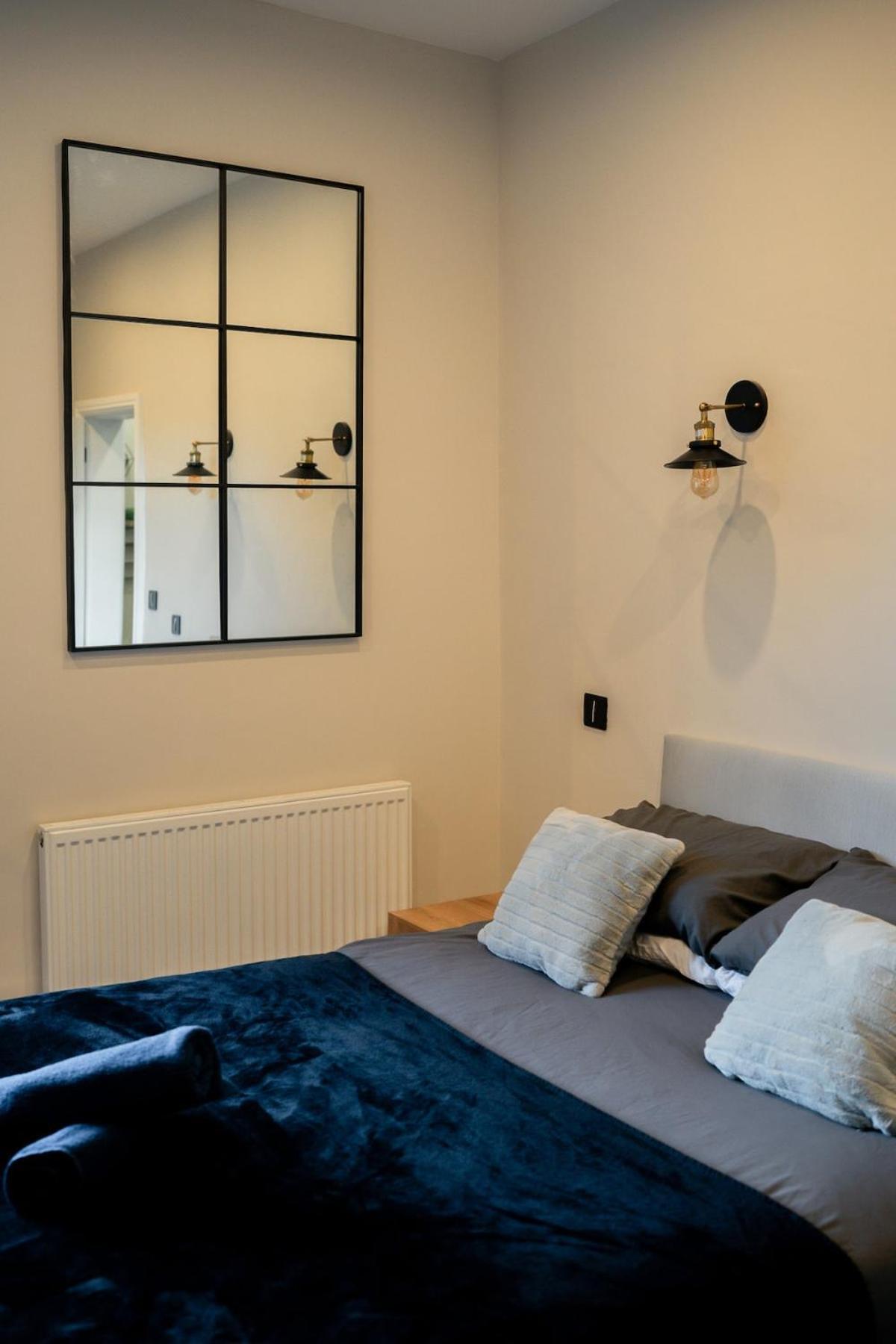 Modern 5 Bedroom Terraced Luxurious House โคลวินเบย์ ภายนอก รูปภาพ