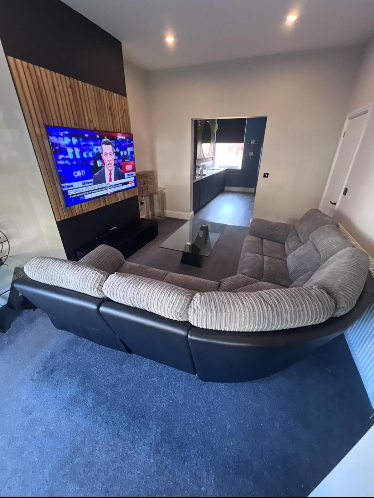 Modern 5 Bedroom Terraced Luxurious House โคลวินเบย์ ภายนอก รูปภาพ